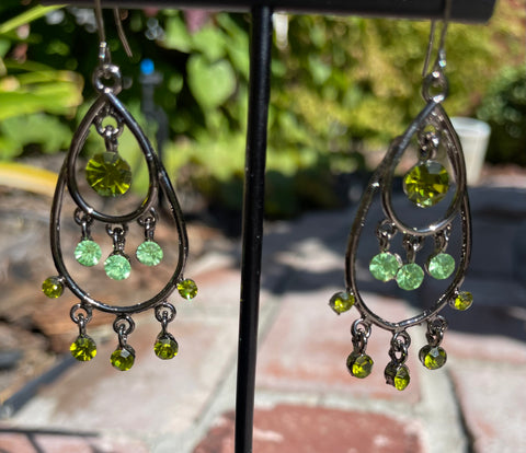 Mod Mood Teardrop Earrings